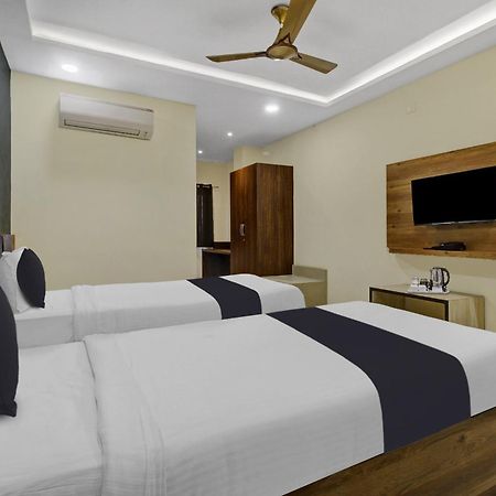 Collection O Hotel Swagath Pride Mancherāl Exterior photo
