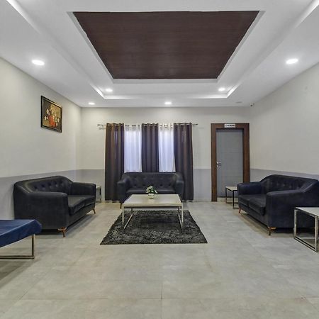 Collection O Hotel Swagath Pride Mancherāl Exterior photo
