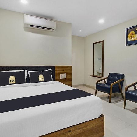 Collection O Hotel Swagath Pride Mancherāl Exterior photo