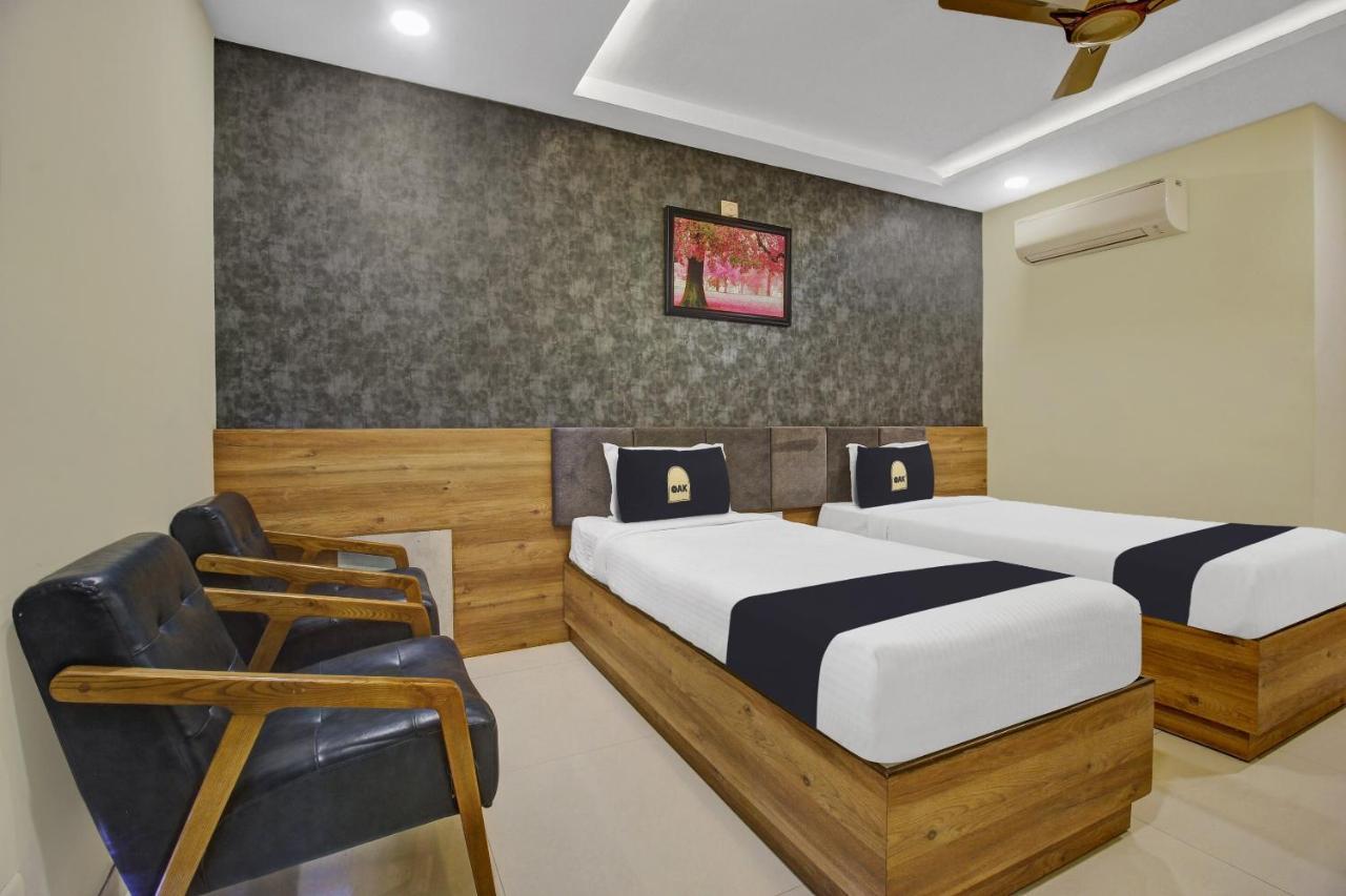 Collection O Hotel Swagath Pride Mancherāl Exterior photo