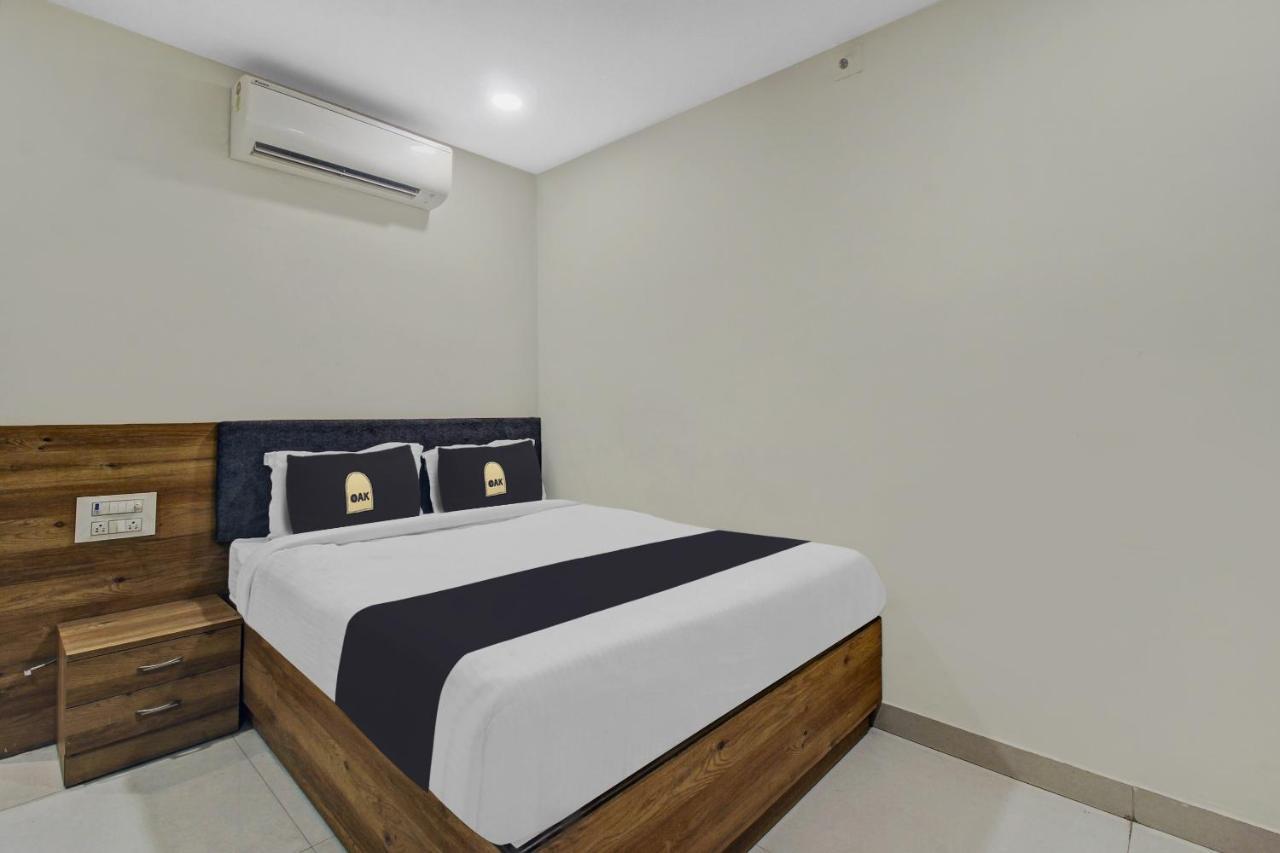 Collection O Hotel Swagath Pride Mancherāl Exterior photo