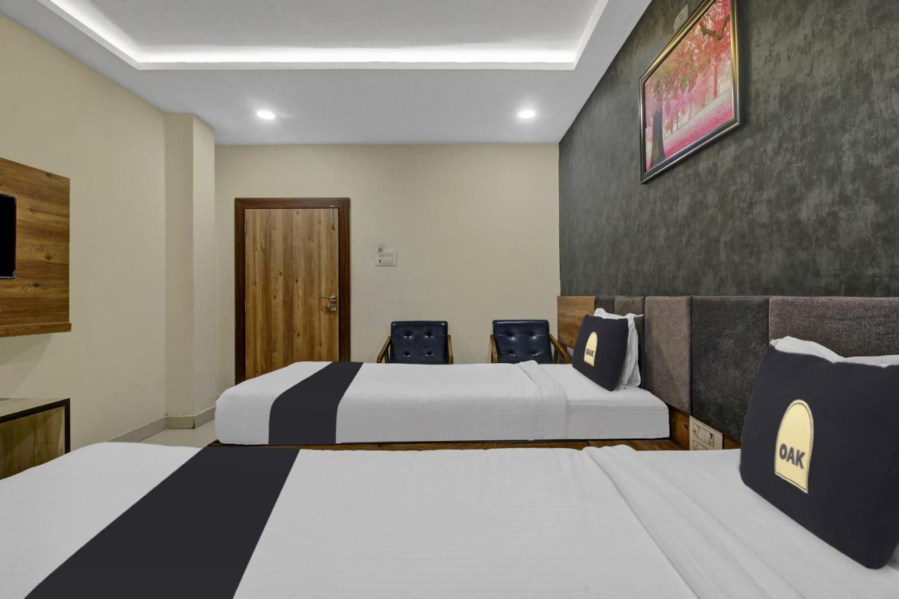 Collection O Hotel Swagath Pride Mancherāl Exterior photo