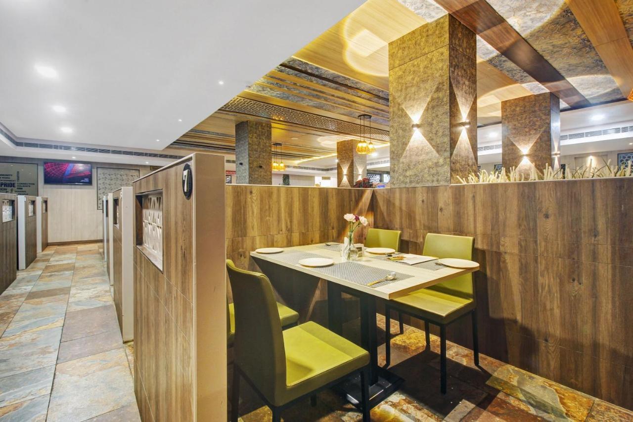 Collection O Hotel Swagath Pride Mancherāl Exterior photo