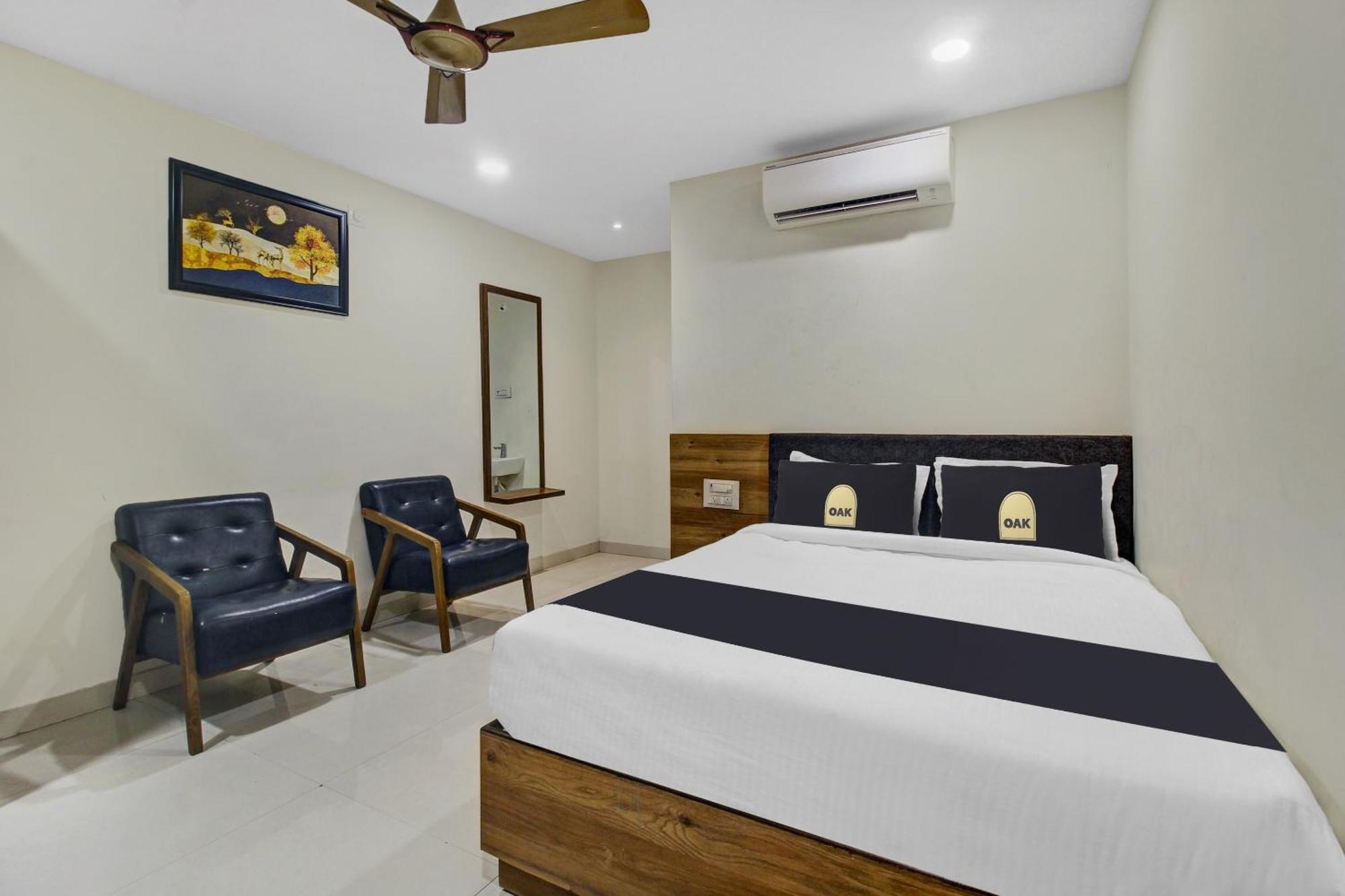Collection O Hotel Swagath Pride Mancherāl Exterior photo